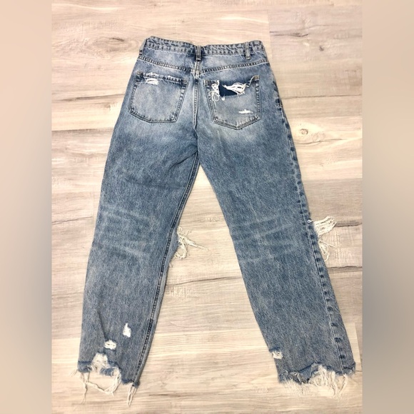 Vervet Casual Distressed Jeans - Picture 6 of 6